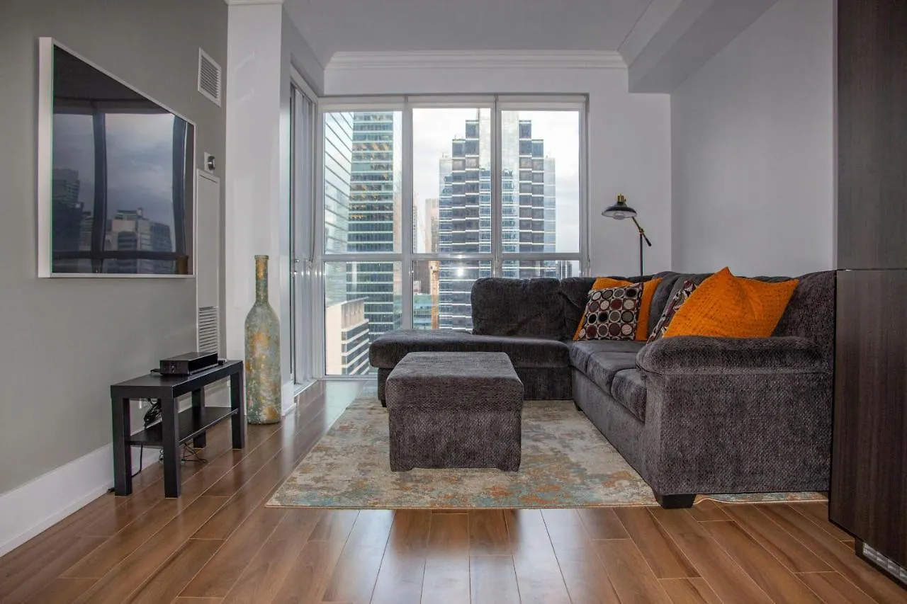 Downtown High-Rise Condo- Cn Tower View Toronto Apartment